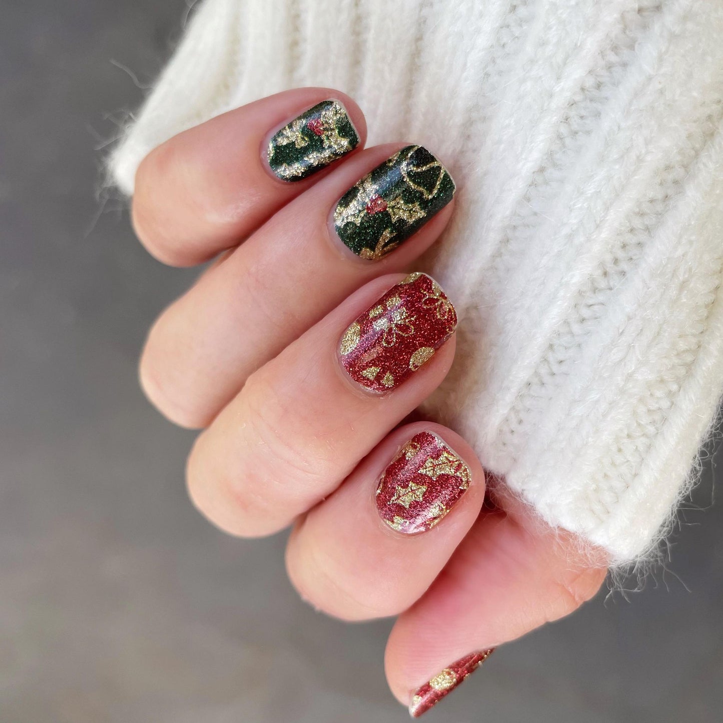 Festive Holly // Nail Polish Strips