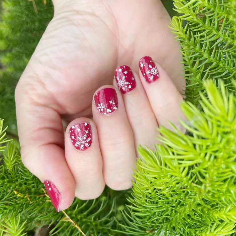 Let It Snow // Nail Polish Strips