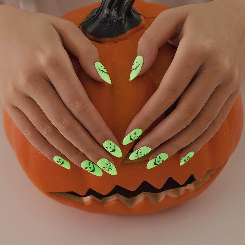 Haunted // Glow in the Dark - Nail Polish Strips