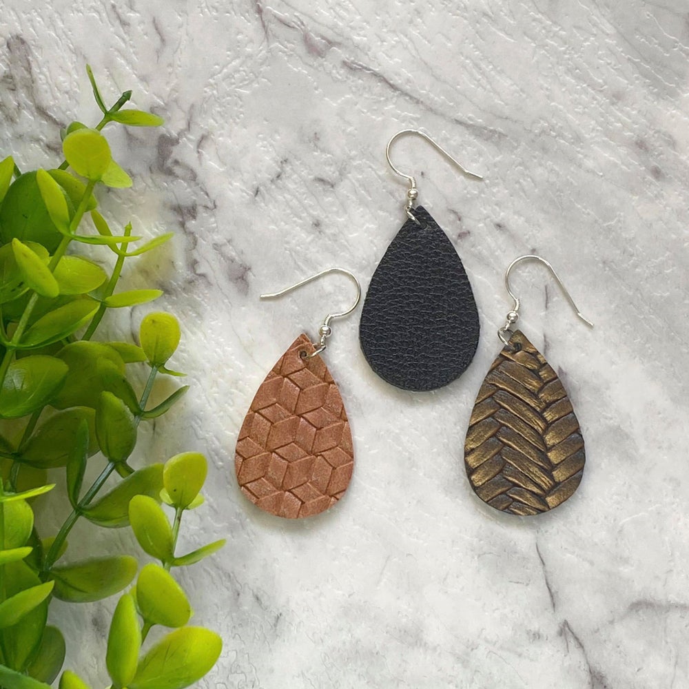 Mini Teardrop // Leather Earrings