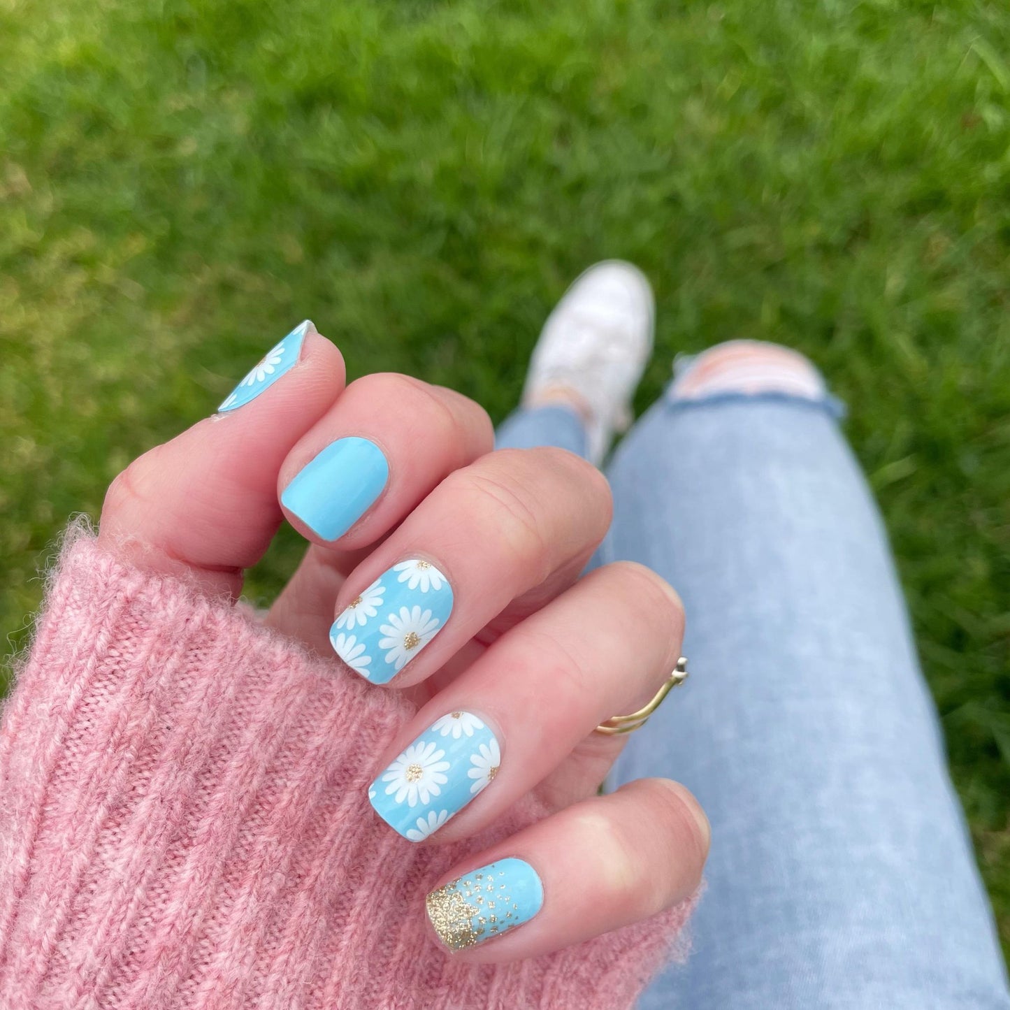 Daisy // Nail Polish Strips