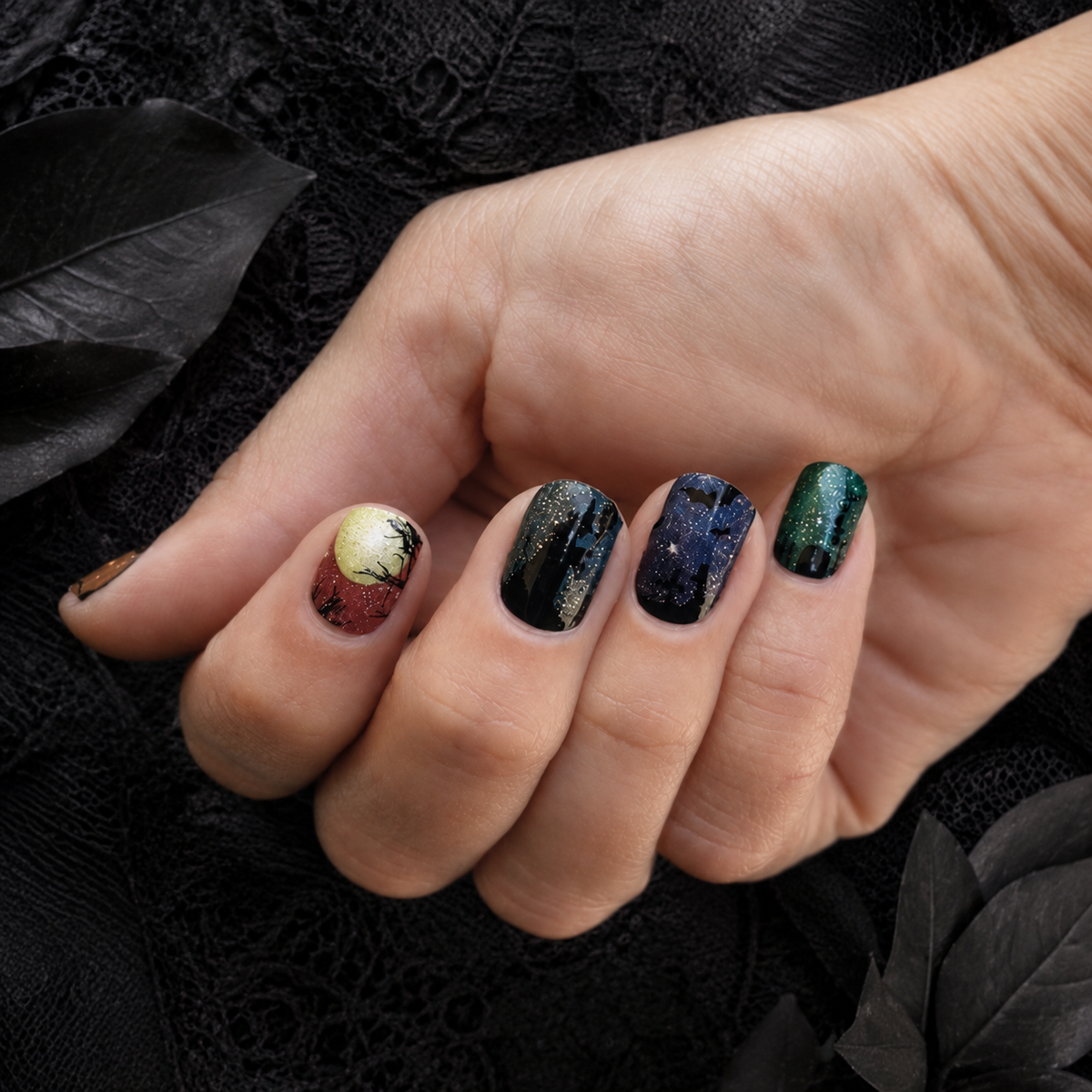 Graveyard Glow // Nail Polish Strips