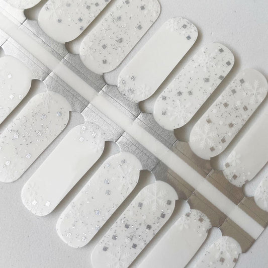 Let It Snow // Nail Polish Strips