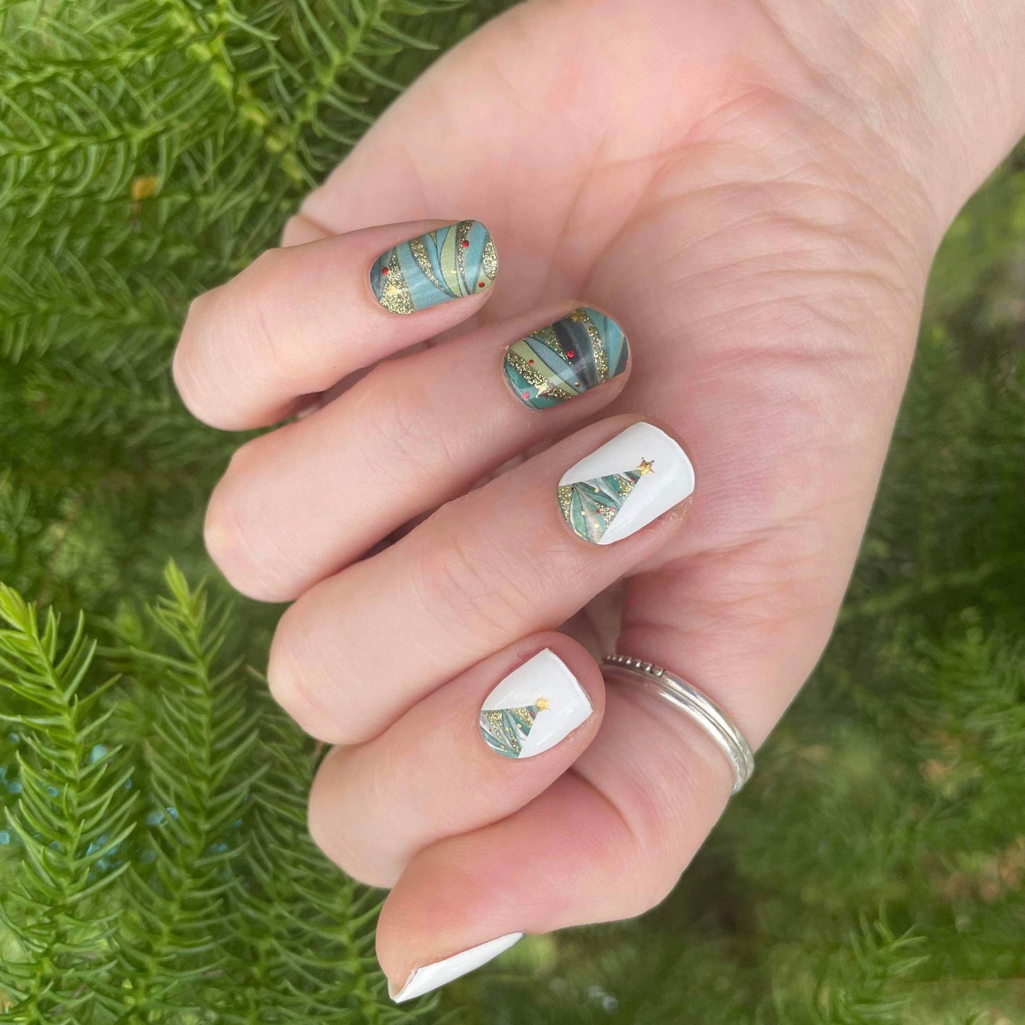 Winter Green // Christmas Gel Strips