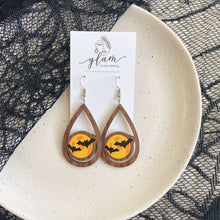 Load image into Gallery viewer, bats Halloween Timber Earrings

