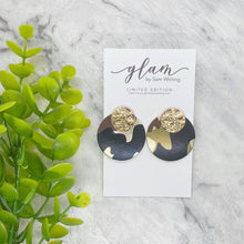 Load image into Gallery viewer, Metallic Circle Studs // Leather Earrings
