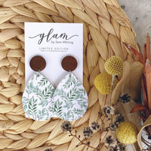 Load image into Gallery viewer, Australian earrings leather and timber
